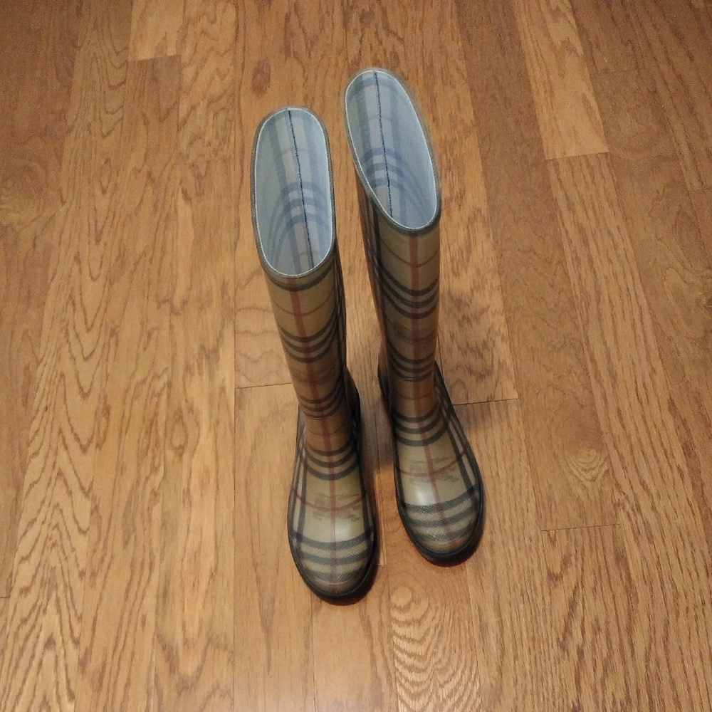 💯 Authentic🔥 Burberry❤️ Rain Boots❤️
